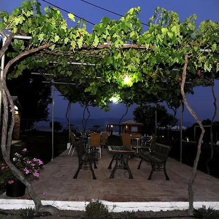 アパートホテル Biscoutsis & カボス