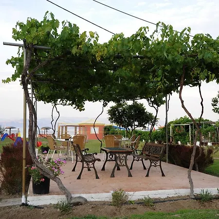 アパートホテル Biscoutsis & カボス