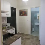 Biscoutsis & 3*