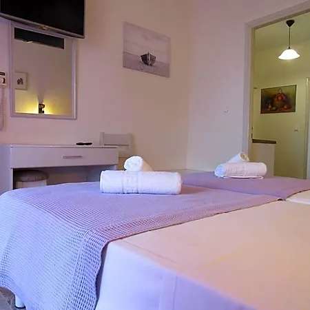 Biscoutsis & Lejlighedshotel 3*