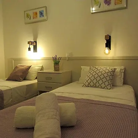 Lejlighedshotel Biscoutsis & 3*