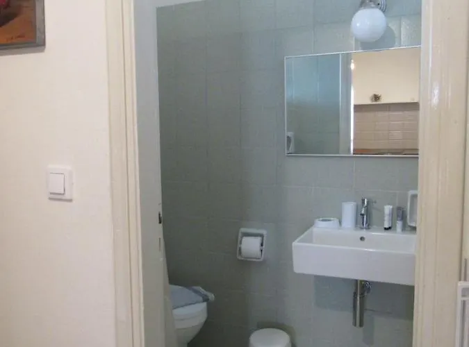 Aparthotel Biscoutsis & 3*