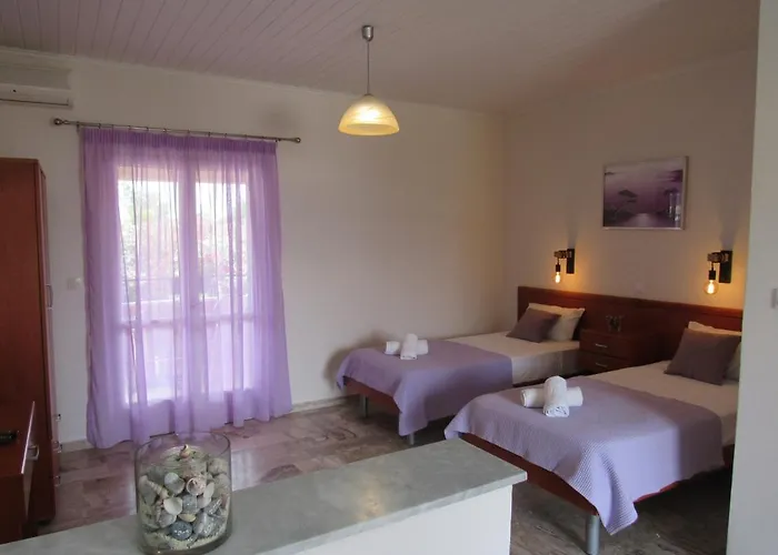 Aparthotel Biscoutsis & 3*