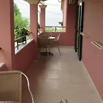 Biscoutsis & Lejlighedshotel