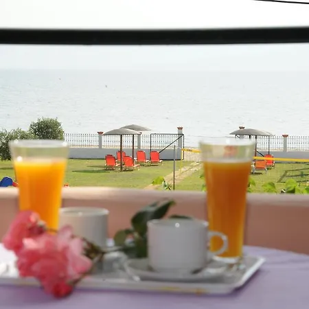 Aparthotel Biscoutsis &