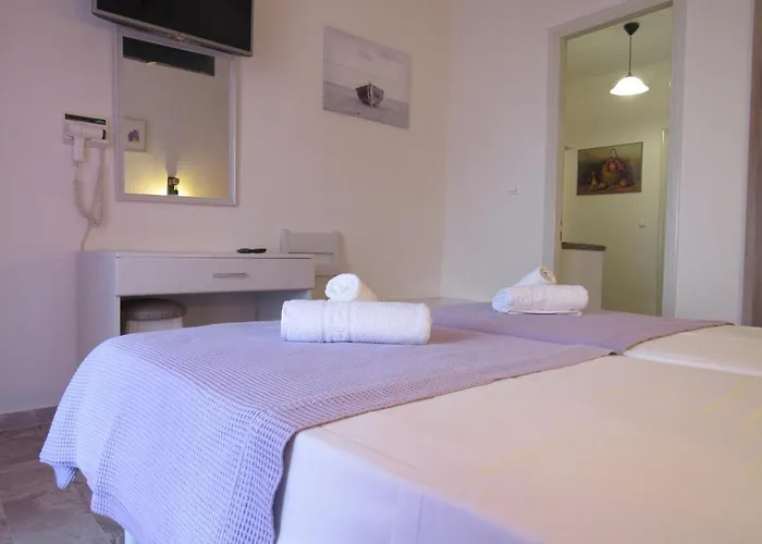 Biscoutsis & 3* 卡沃斯