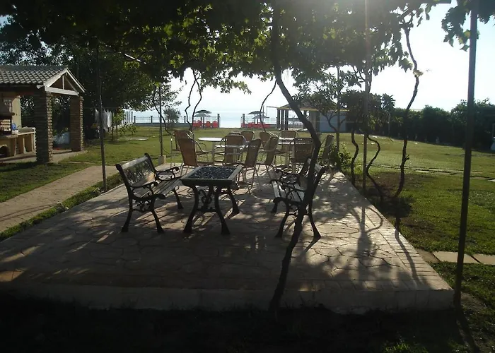 Biscoutsis & 卡沃斯